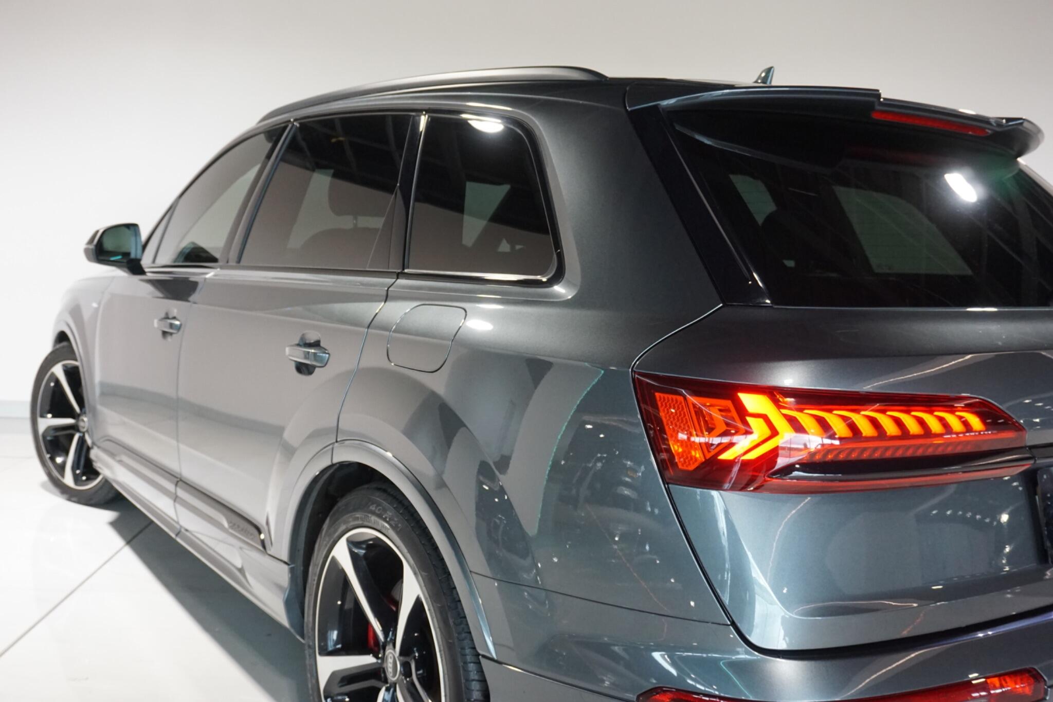 Audi Q7 3.0 TFSIe V6 55 Black Edition SUV 5dr Petrol Plug-in Hybrid Tiptronic quattro Euro 6 (s/s) 17.9kWh (381 ps)